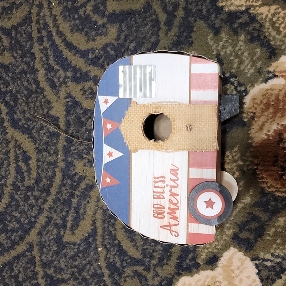 God Bless America Camper Birdhouse-NWT Decor Patriotic super cute camper - Picture 2 of 6